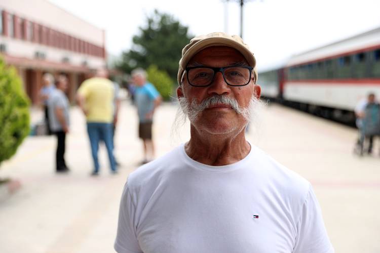 Konyalı gurbetçi, memleketine arabalı tren keyfiyle ulaşıyor 7